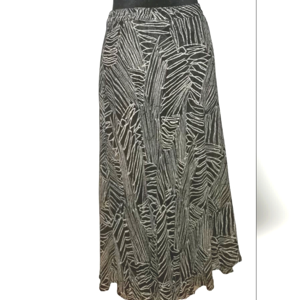 Coldwater Creek Reversible Black & White midi skirt. SOLD